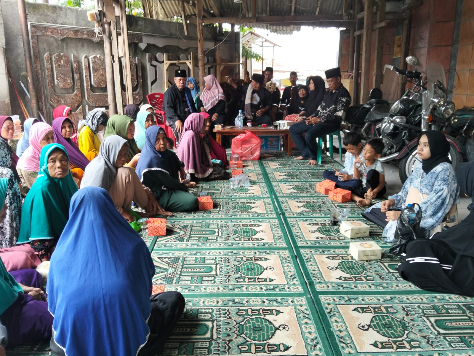 Santunan Yatim dan Kaum Dhuafa di Ponpes Nurussamawati wal Ardhi