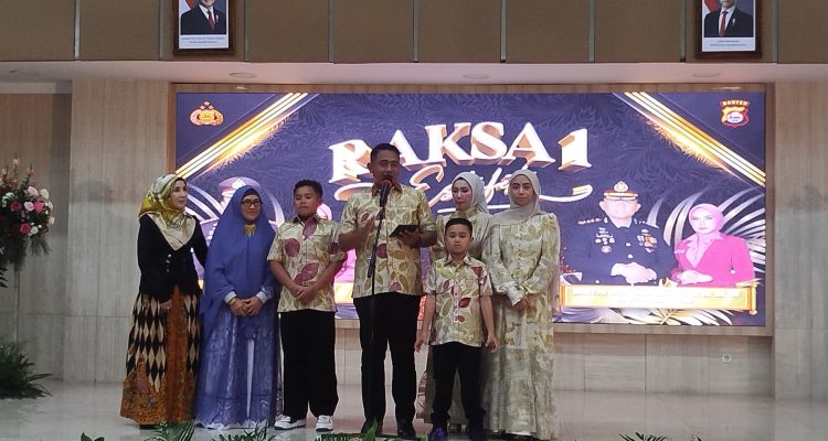 Kombes Pol. Andi M. Indra Waspada A, S.I.K., S.H., M.M., M.Si. dan Keluarga