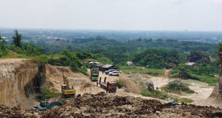 Tambang ilegal di Klapanunggal Bogor ditutup Kemenhut. Foto: Dok Kemenhut