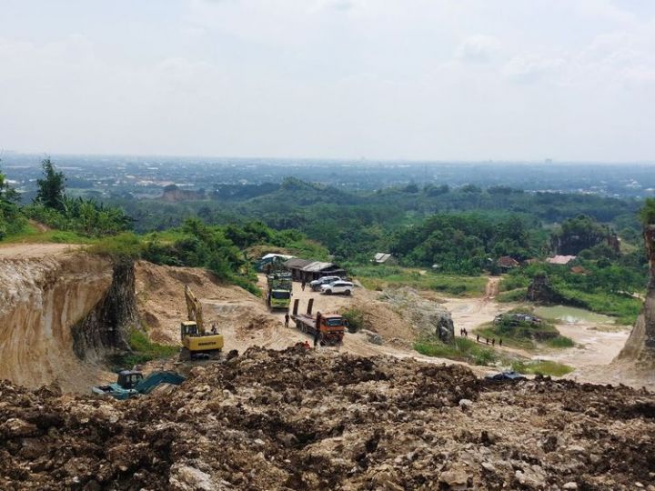 Tambang ilegal di Klapanunggal Bogor ditutup Kemenhut. Foto: Dok Kemenhut