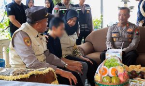 Polres Malang bersama santri berinisial AZR di sebuah pondok pesantren di wilayah Kecamatan Pakisaji, Kabupaten Malang, Jawa Timur. Dokumentasi/ istimewa